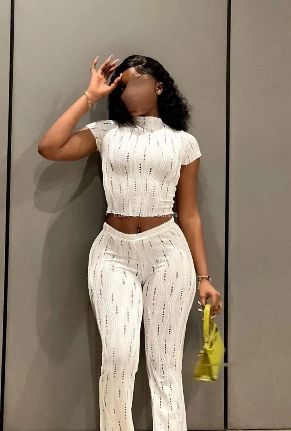 Poupee de Luxe - Escort Saint-Denis-de-Méré